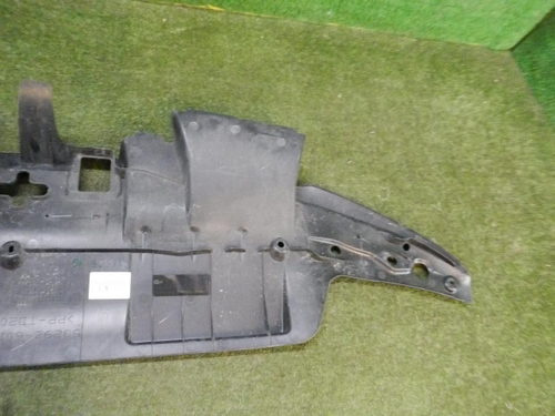 Кожух замка капота Toyota Land Cruiser 200 (2012-2015)