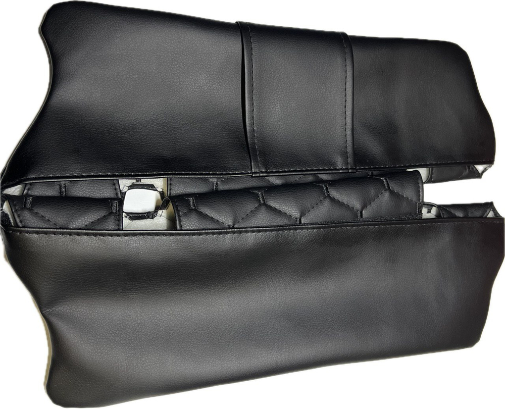 Чехлы на козырьки ВАЗ 2110, 2111, 2112 (чёрная нить Рубин)