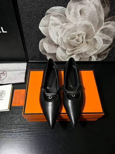 Женские туфли балетки Hermes Kelly черного цвета с ремешком