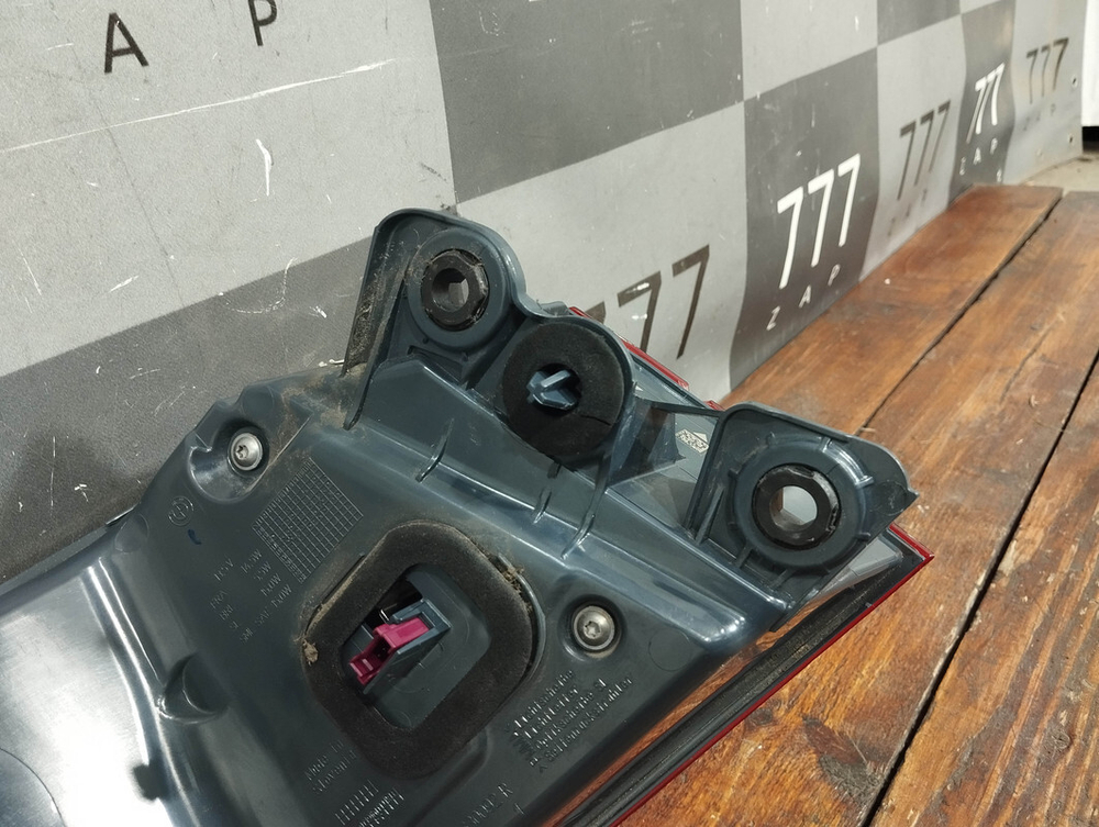 Фонарь задний правый BMW 5-Series (G30) 17-20 Б/У Оригинал 63217376464