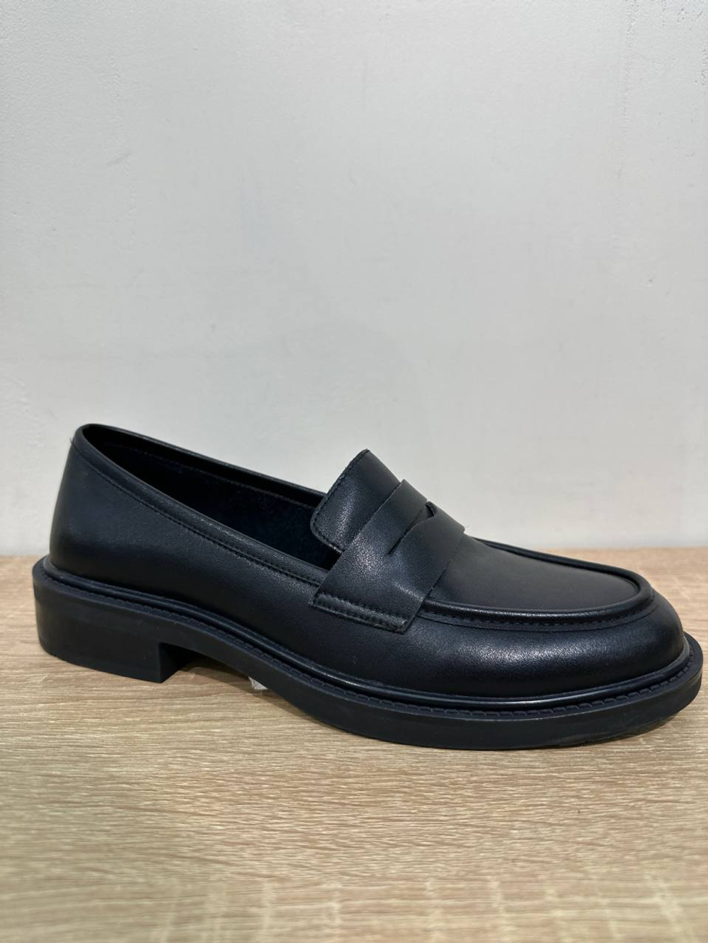 Лоферы из натуральной кожи