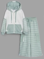 Спортивный костюм для девочки в школу