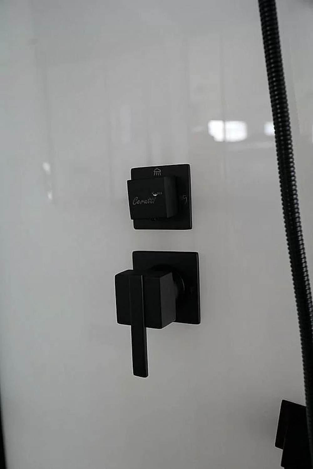 Душевая кабина CeruttiSpa VIVA101B 100x100