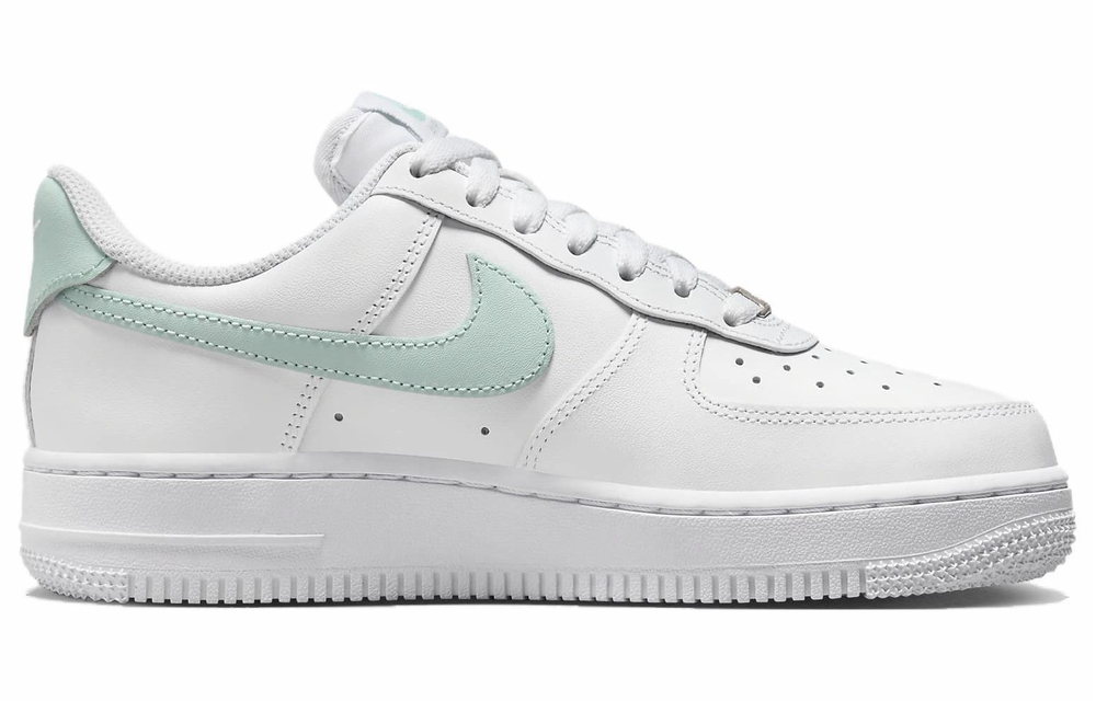 Кроссовки Nike Air Force 1 (Женская размерная сетка)