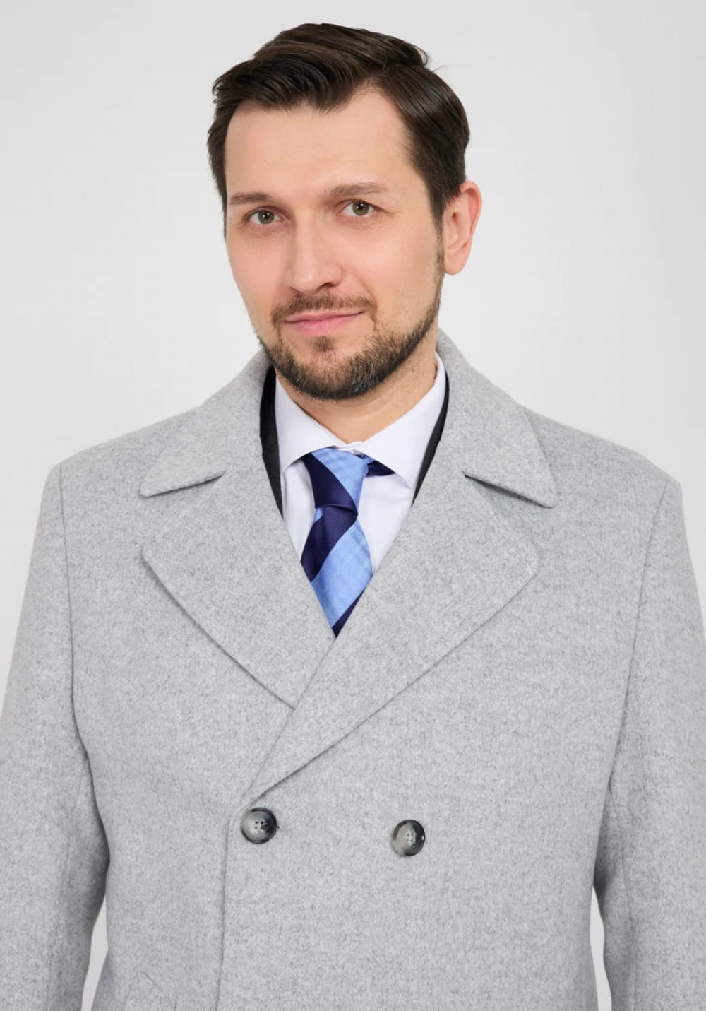 Мужское пальто двубортное (светло-серое) С36