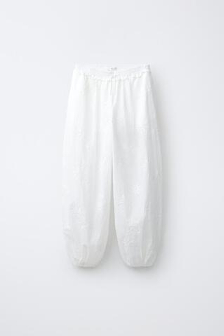 ZARA БРЮКИ С ВЫШИВКОЙ, БЕЛЫЙ