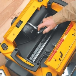 Рейсмусовый станок DEWALT DW735