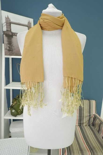 Шарф легкий с бахромой