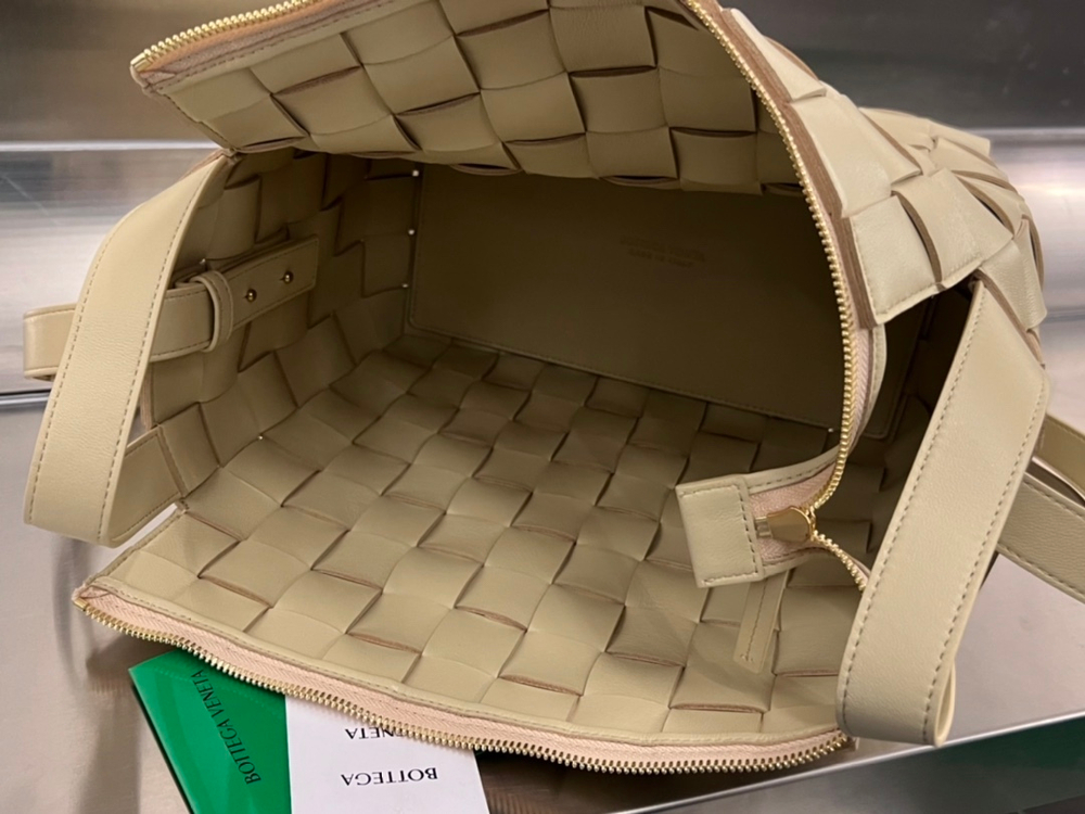 Bottega Veneta Bowling Cassette 28 cm