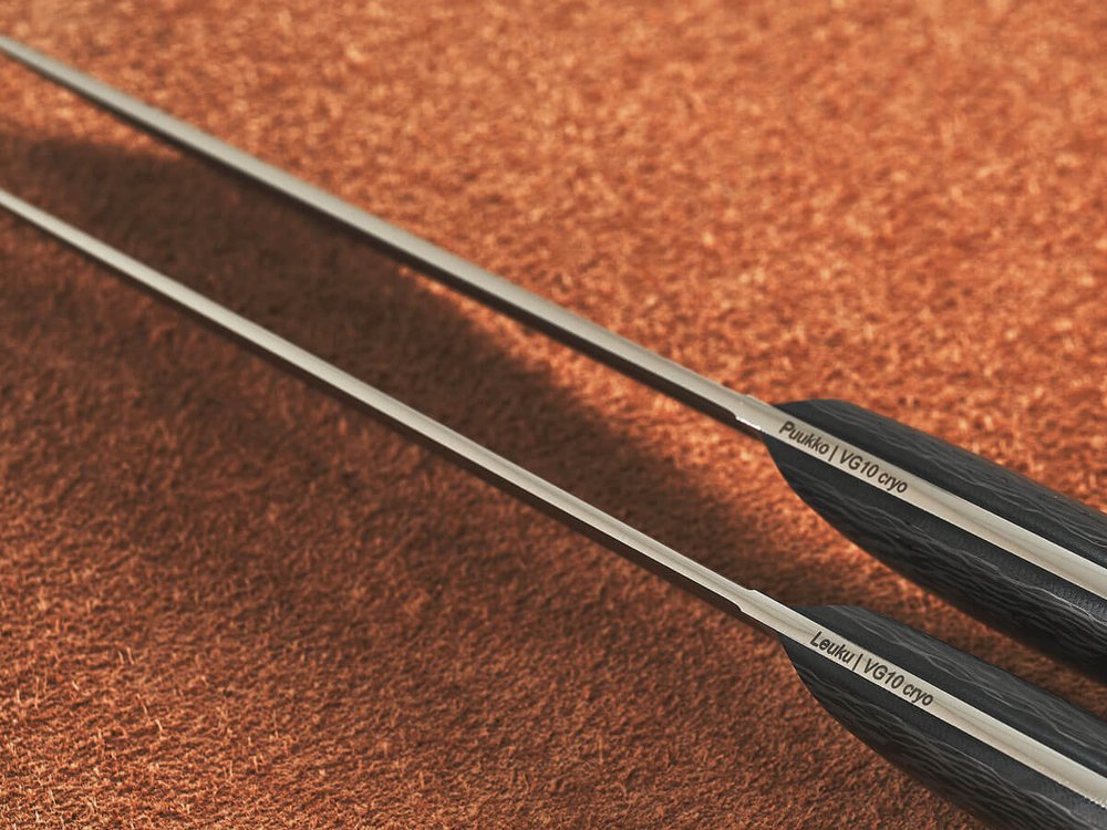 Спарка цельнометаллических финских ножей, сталь VG10, рукоять карбон (черный спейсер)