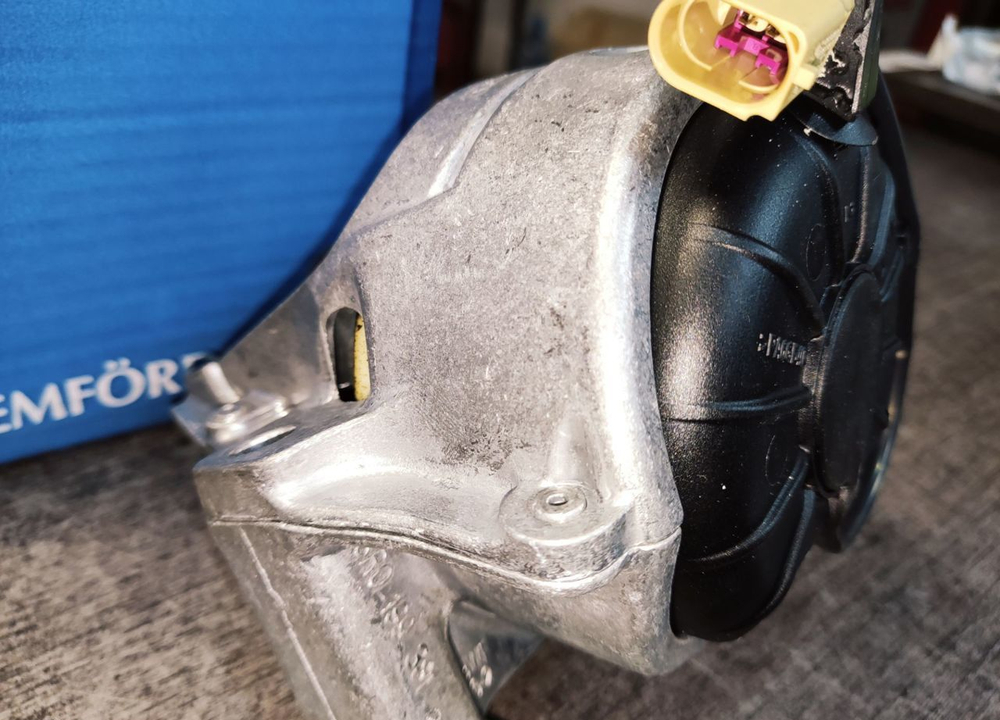 Опора двигателя левая LMI audi A5 C7 A4 B8