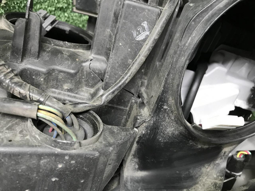 Битая Фара правая Lexus GX 2 (2013-2019) LED
