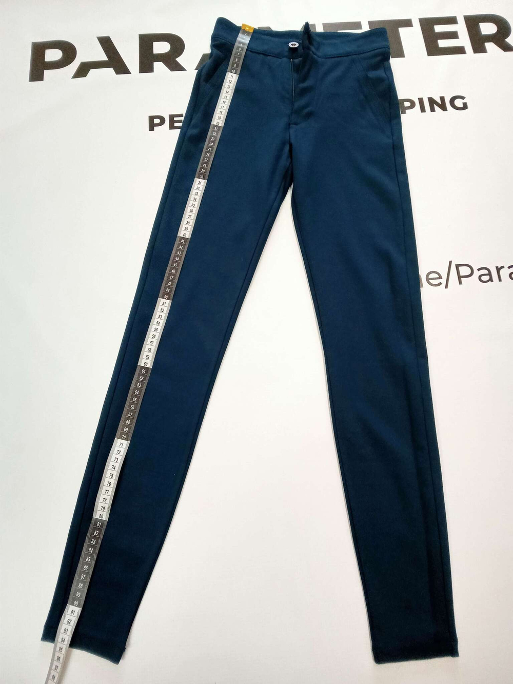 Брюки-стрейч зауженные женские Bershka.Цвет морская волна Размер XS-40/42 русский