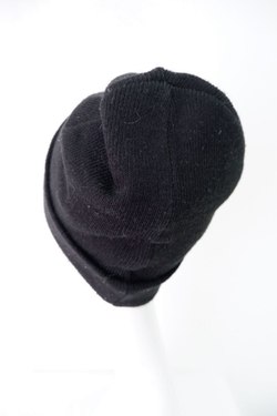 Шапка Zara с надписью