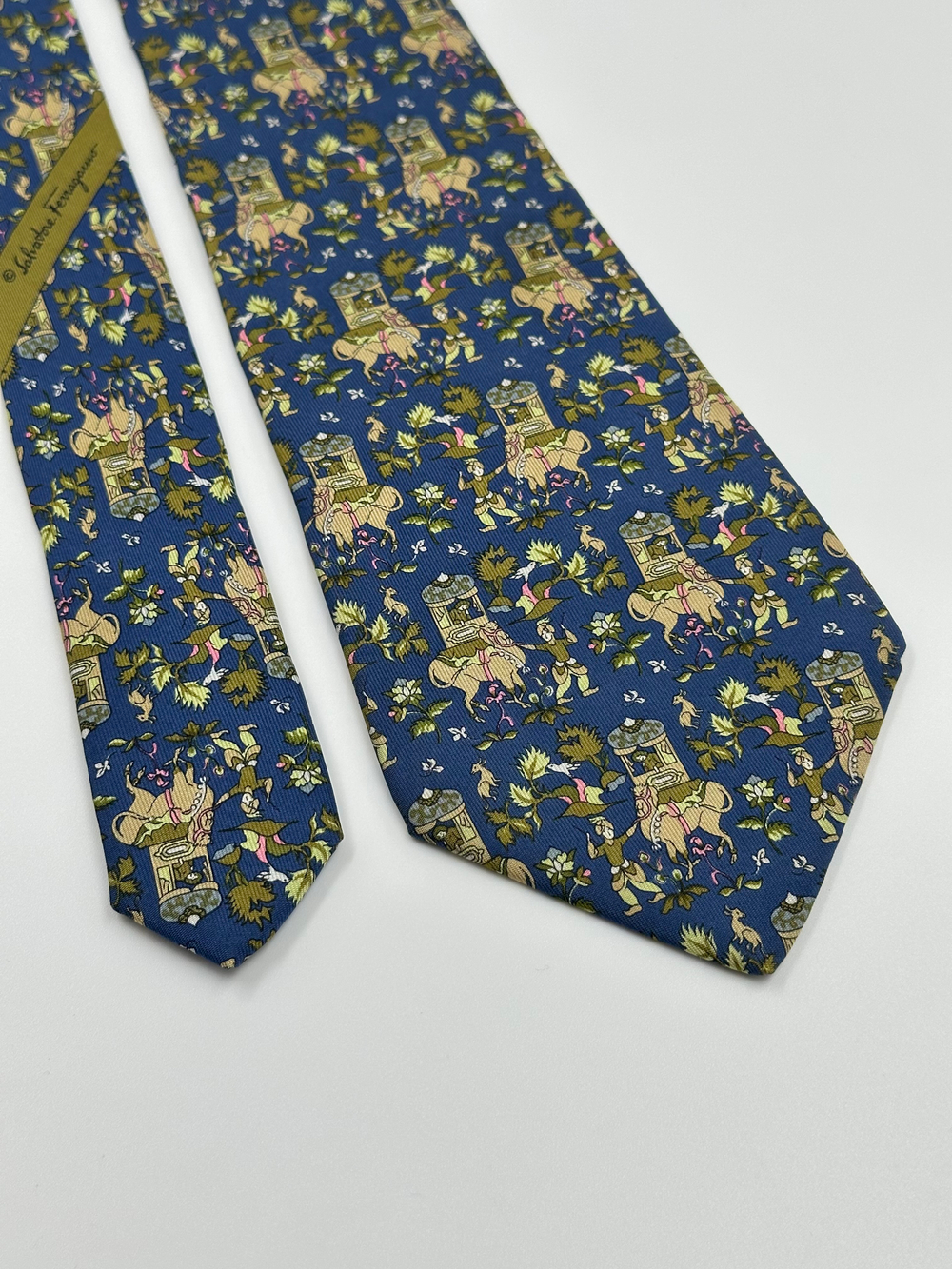 Галстук синий Salvatore Ferragamo