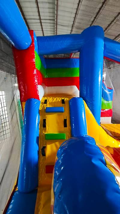 Коммерческий надувной батут «Поход в цирк» с горкой, 4*3,5*2,6 м.