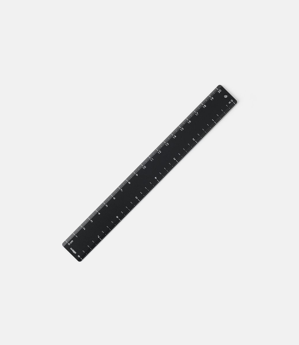 Stilform Ruler Black — линейка из алюминия