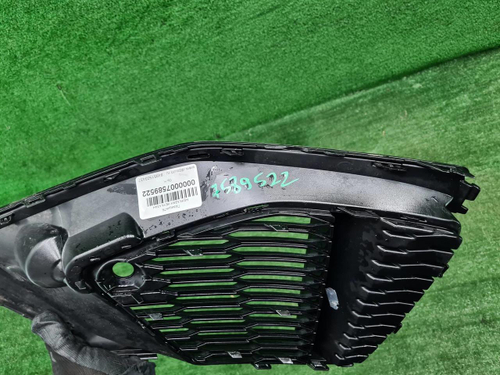 Решетка переднего бампера Audi Q8 (18-23) S-line