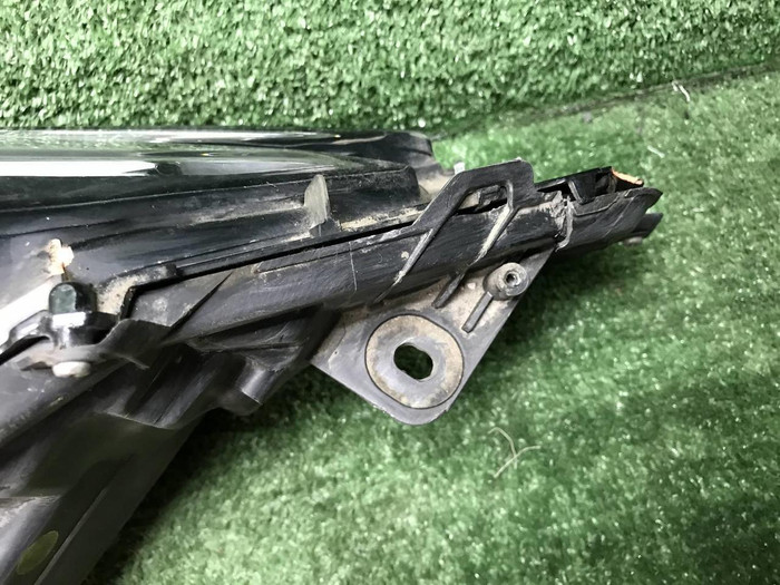 Фара левая Lexus ES 7 (2018-2021) LED