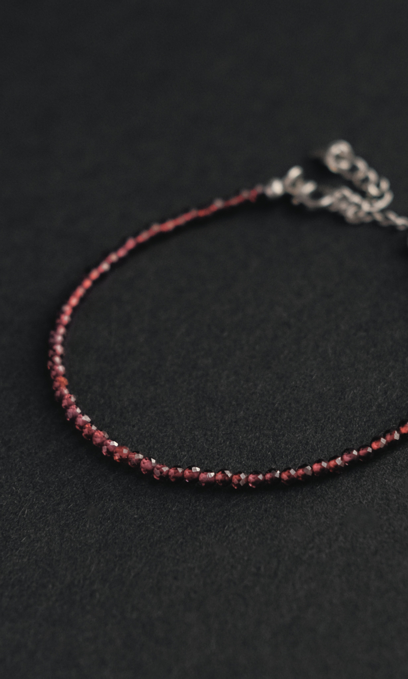 Браслет "Memo about Soulmate" из граната, на замочке серебро 925