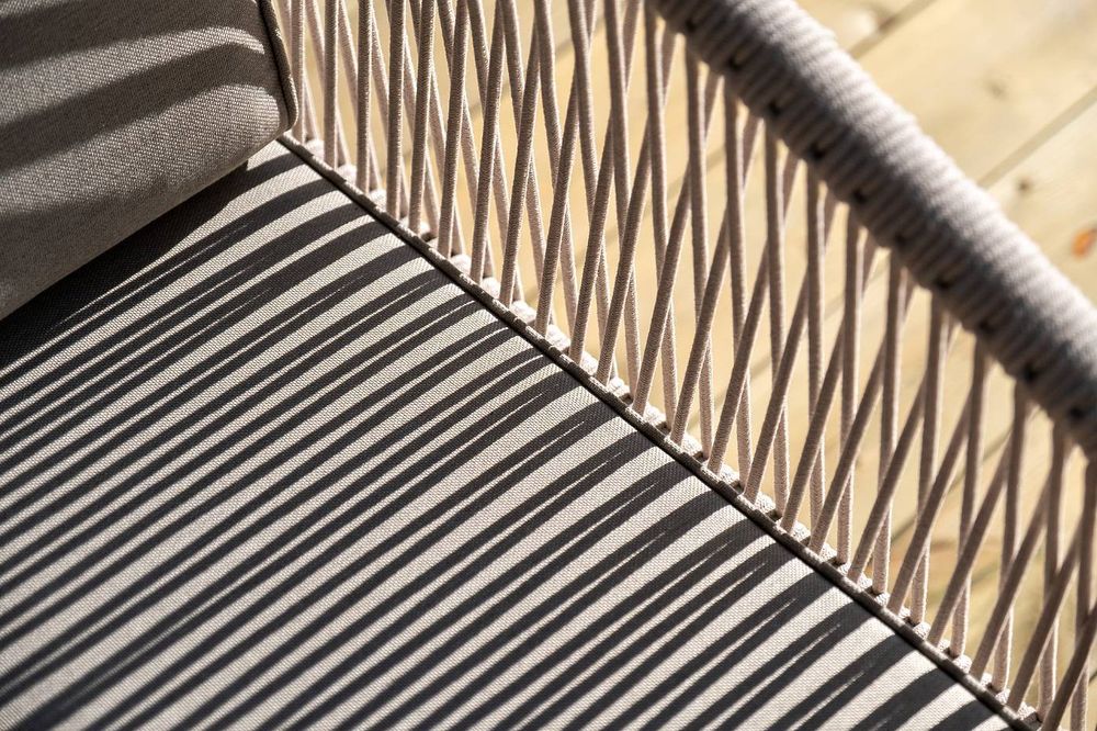 "Канны" лаунж-зона 4-местная из роупа со столиком "Канны" цвета "дуб", основание дуб, роуп бежевый