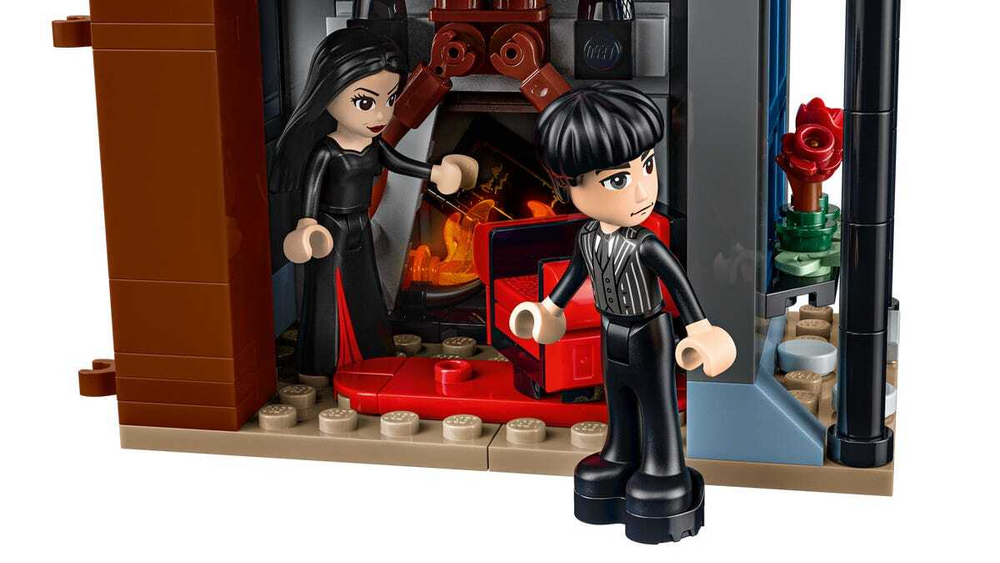 Конструктор LEGO Wednesday Sets 76786 Morticia's Cottage