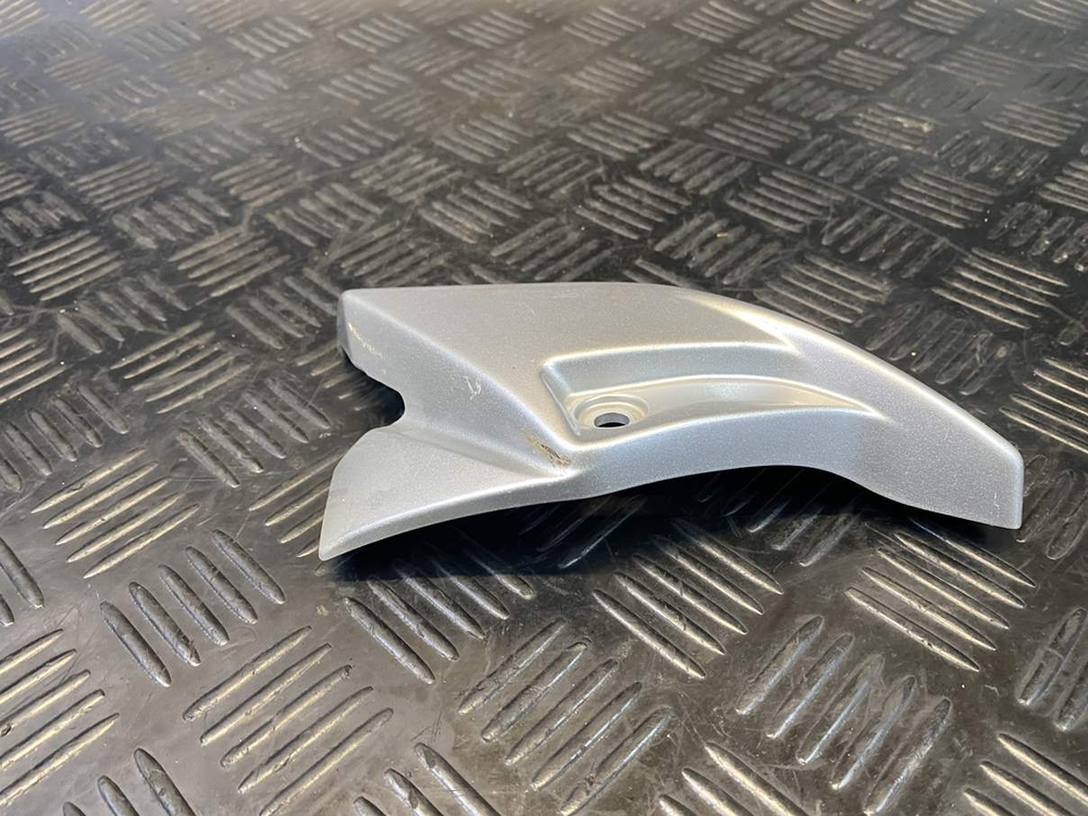 Пластик фары левый Suzuki GSR400 (GK7DA) 51815-44G0