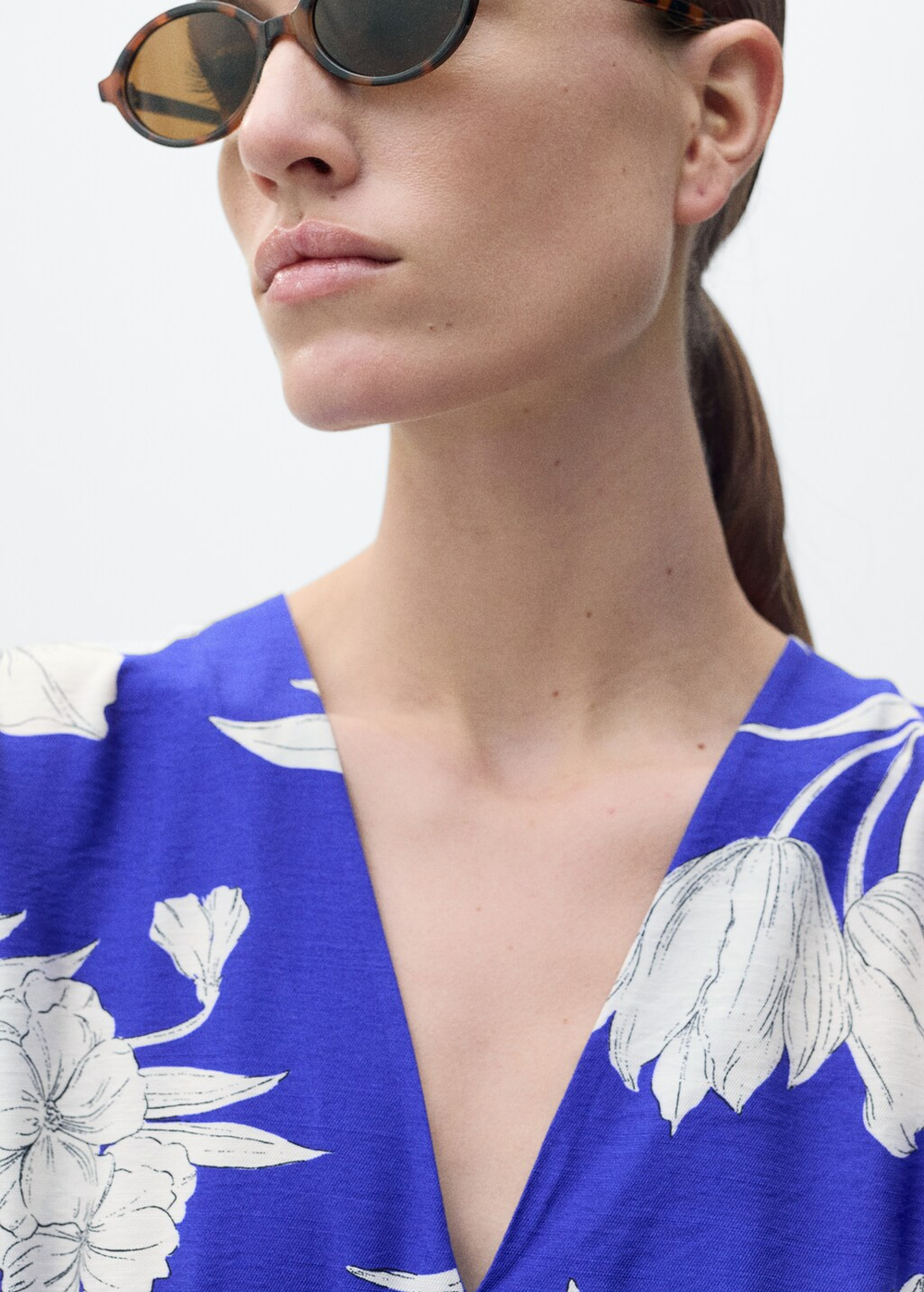 Длинный комбинезон с принтом и поясом