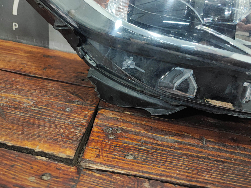 Фара правая галоген Renault Kaptur 16-22 Б/У Оригинал 260108765R