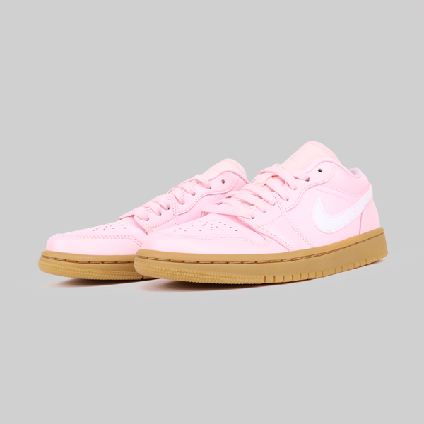 Кроссовки женские Jordan WMNS 1 Low артикул:DC0774-601 - купить в магазине Дайс