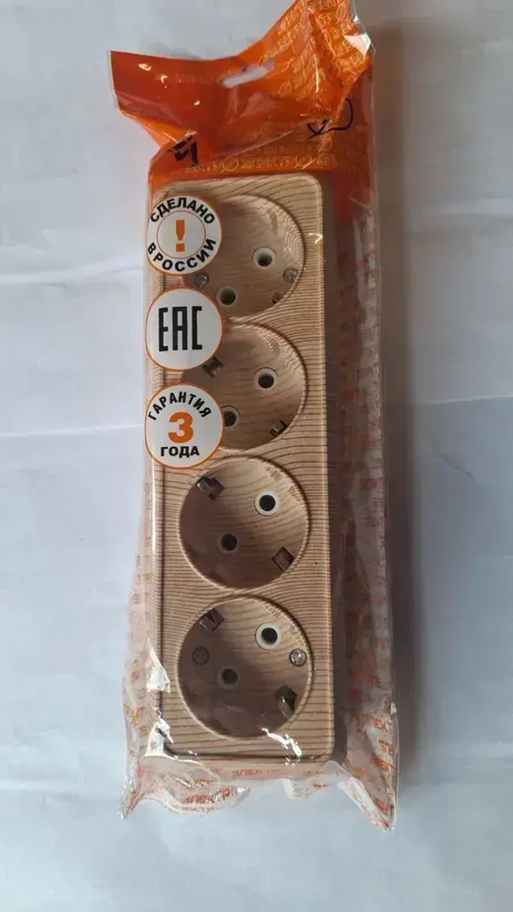 Розетка накладная четверная с заземлением Электро, розетка наружная 4 гнезда для открытой установки ,16А, 250В, сосна