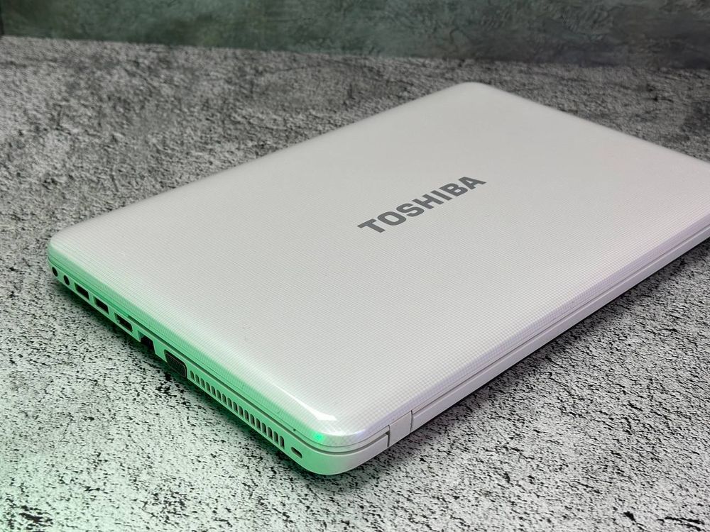 15.6" Уценённый ноутбук Toshiba c850-c2w (1366x768,Intel Core i3-2370M, RAM 4ГБ,SSD 128ГБ, Intel HD Graphics 3000, Win 10Pro)