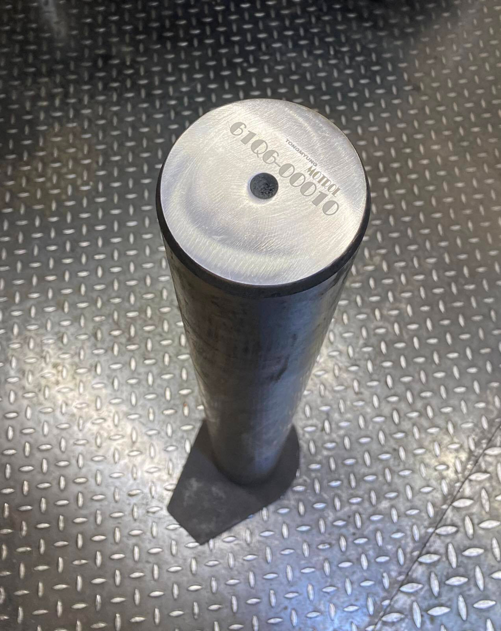 Палец 61Q6-00010