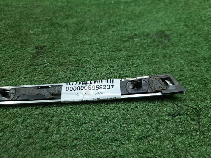 Накладка крышки багажника Mercedes GLC C253 16-23