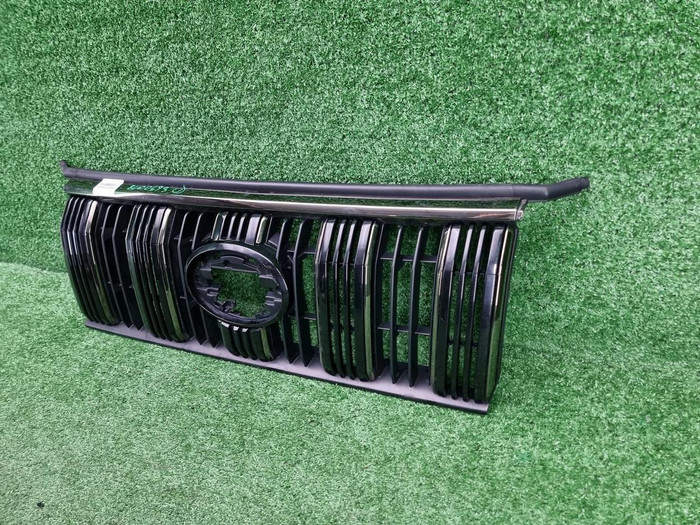 Решетка радиатора Toyota LC Prado 150 17-нв Black