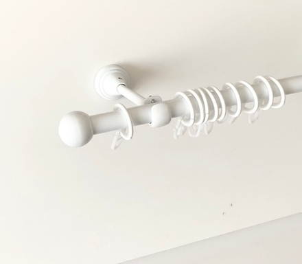 Карниз кованый "Шарик" d16 мм однорядный, цвет белый