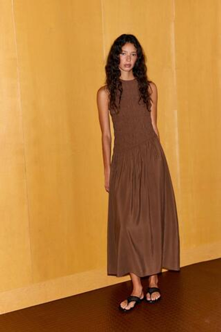 ZARA ОБЪЕМНОЕ ПЛАТЬЕ МИДИ, КОНЬЯЧНЫЙ