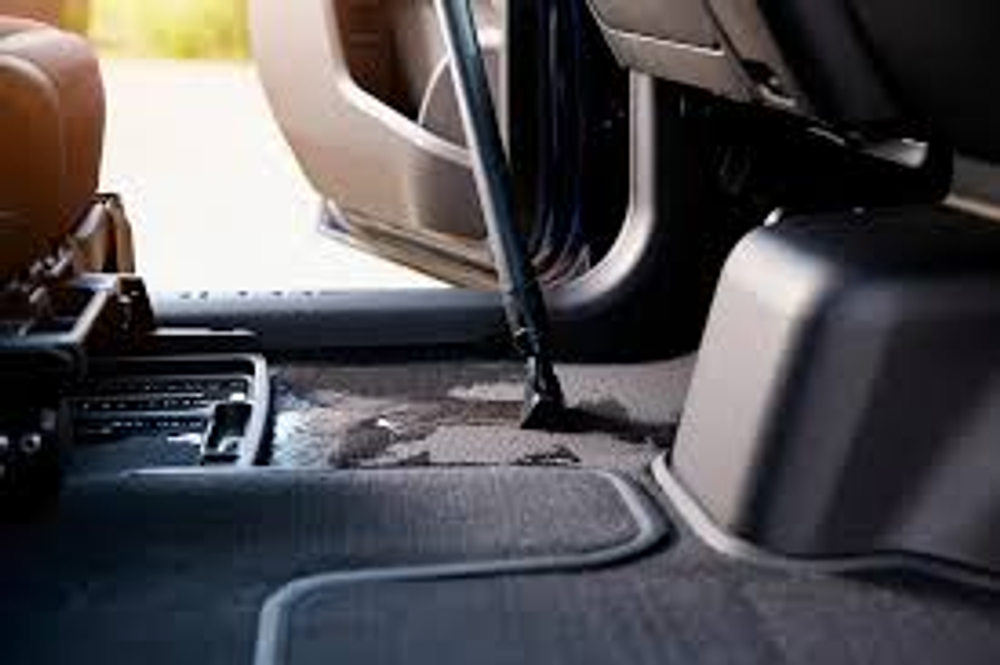 Поиск и устранение протечек в салоне