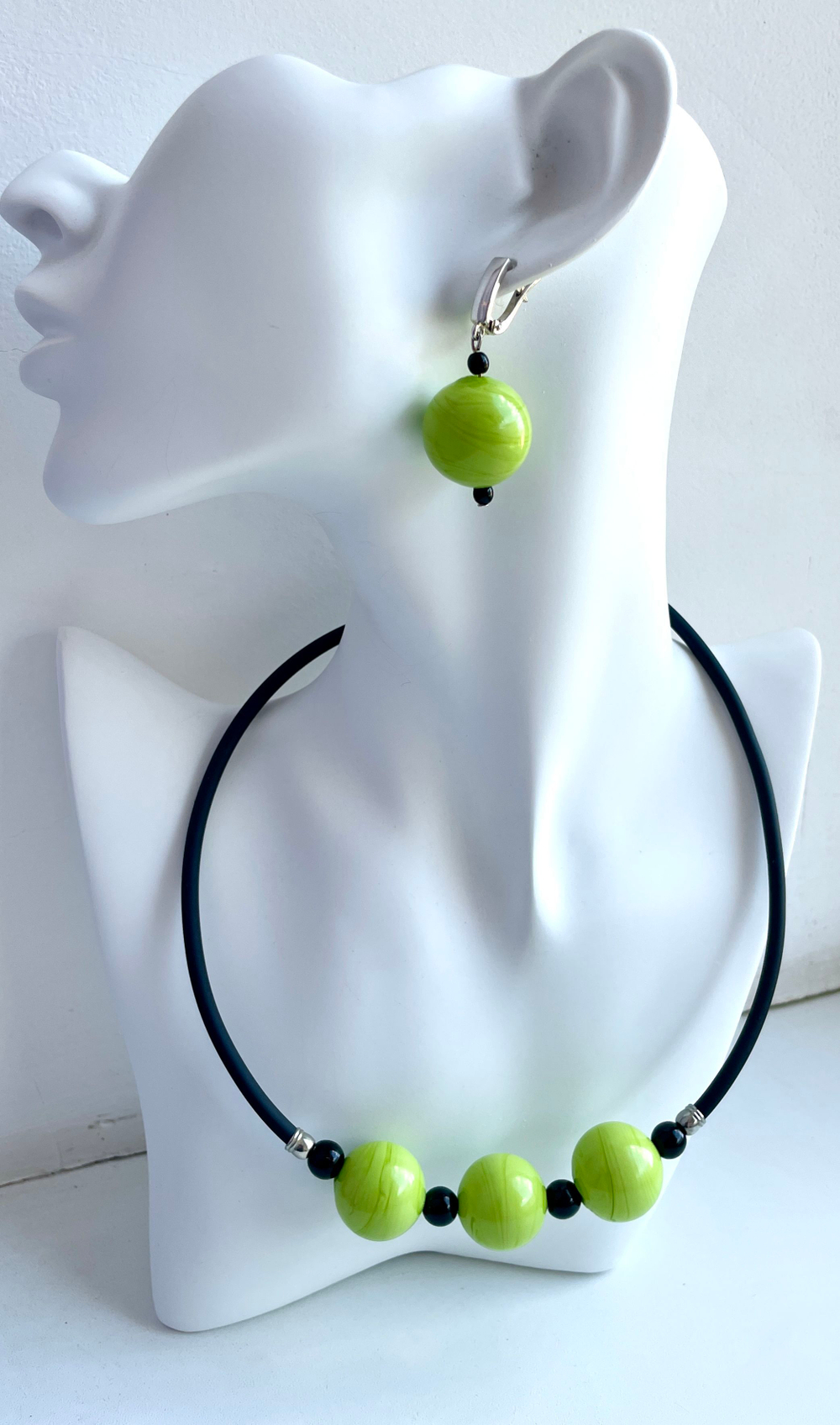 Комплект украшений из муранского стекла: колье, серьги