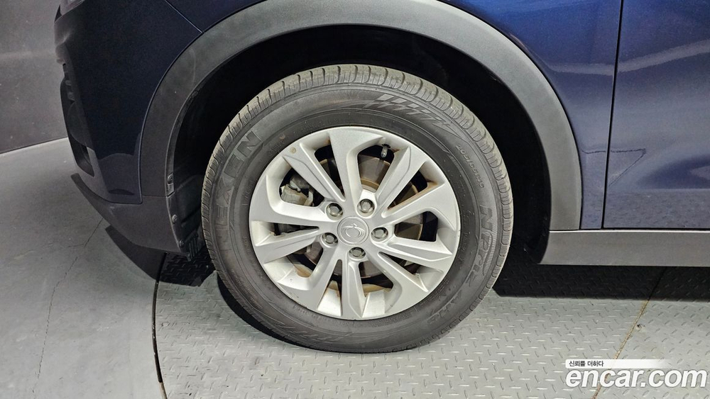 KG Mobility (Ssangyong) Very New Tivoli Дизель 1.6 2WD (11.2019)
