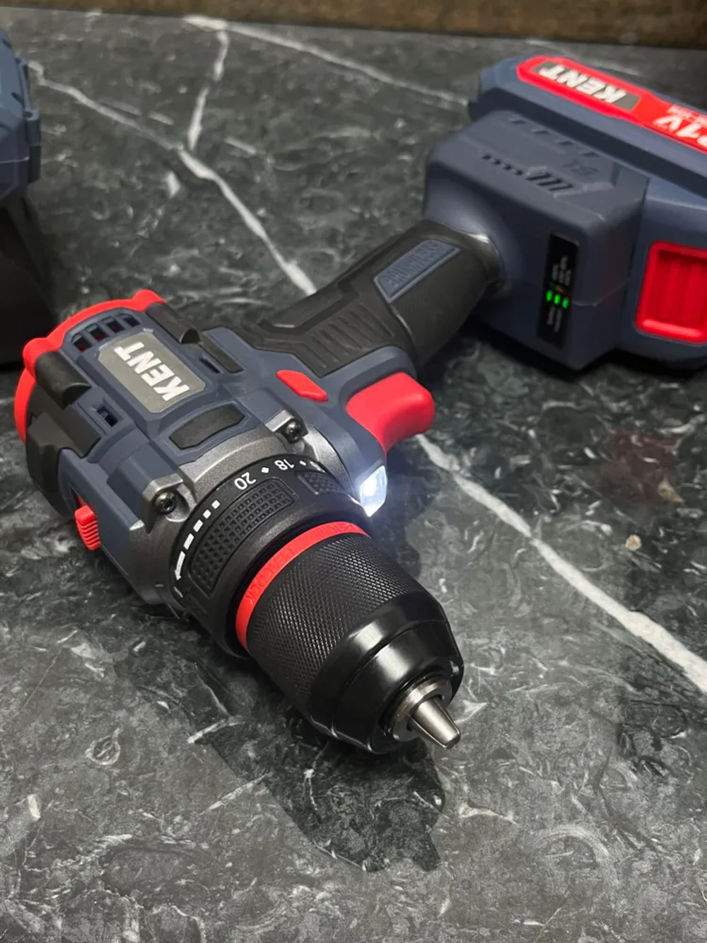 Шуруповерт аккумуляторный бесщеточный KENT 21V 2,5A