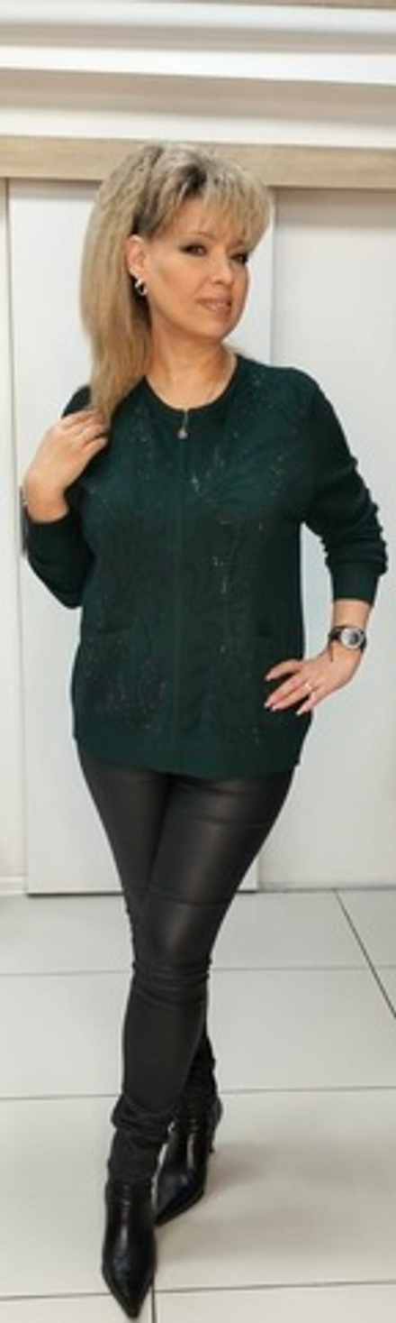 Нарядный жакет со стразовым принтом и кармашками