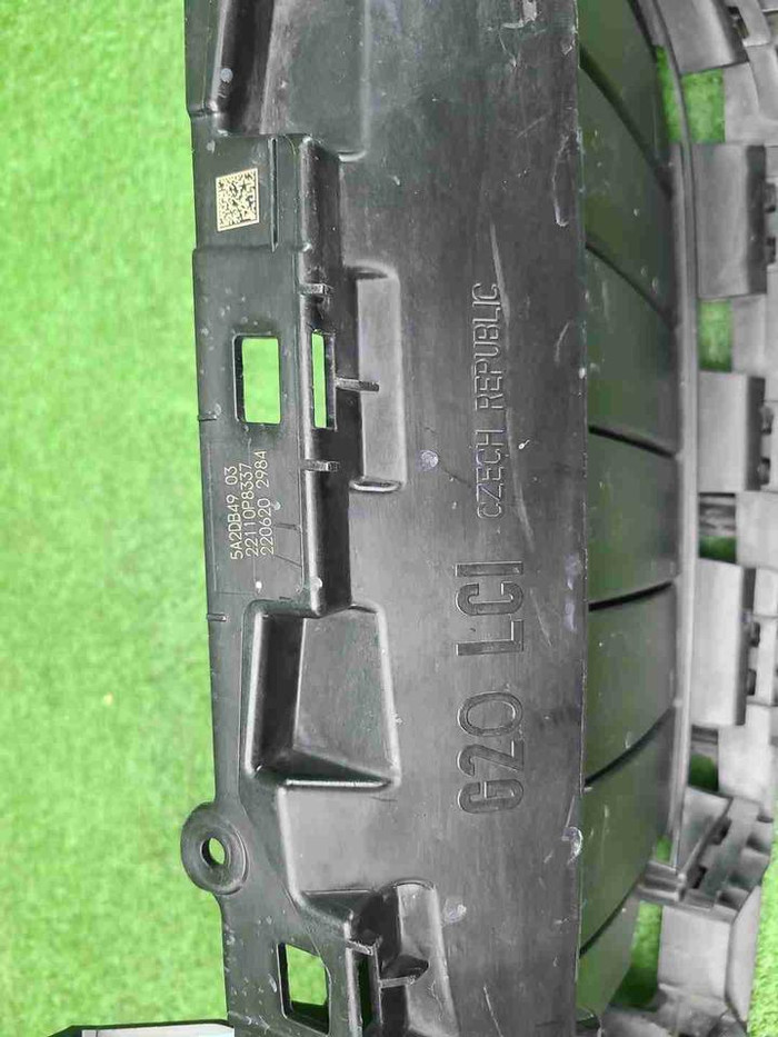 Решетка радиатора BMW 3er G20 (2022-2024)