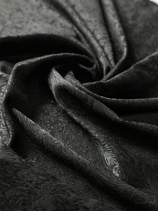 Костюмная жаккард, черный вензель BST