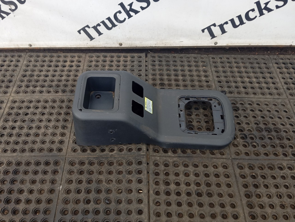 Накладка кулисы КПП 2024г.