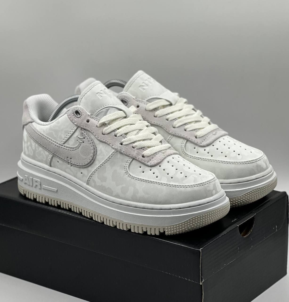 Nike Air Force 1 Lux