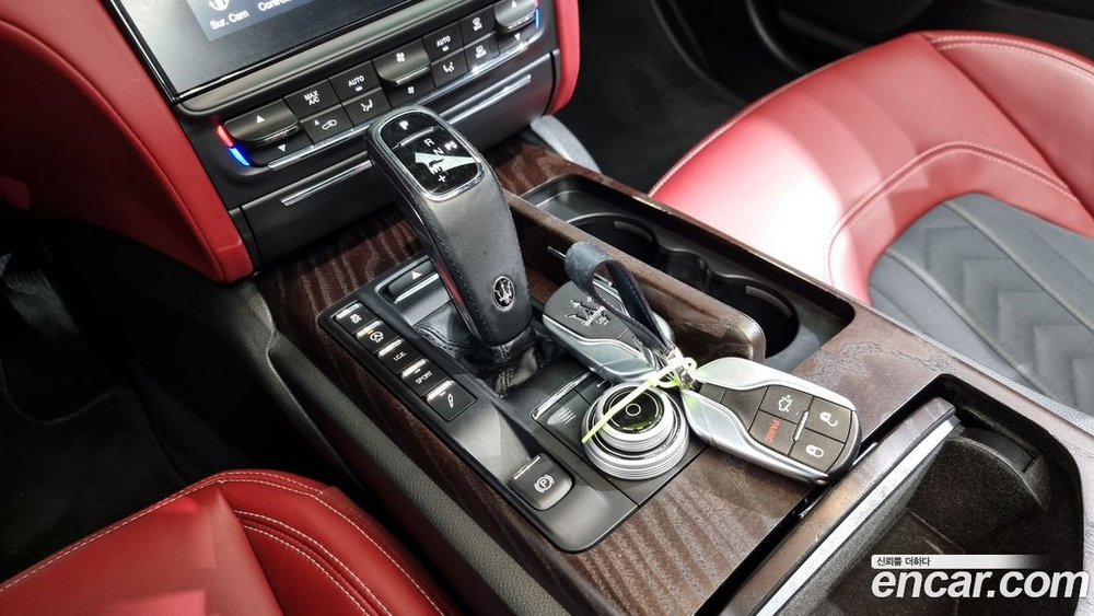 Maserati Quattroporte 3.0 Дизель GranLusso (12.2019)