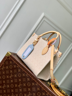 Louis Vuitton Onthego PM