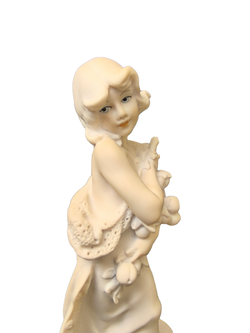 Статуэтка "Девочка с яблоневой веткой" Capodimonte