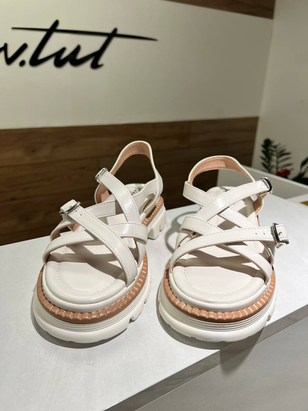 Сандалии женские